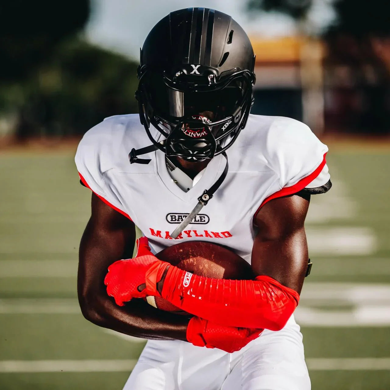 5 Reasons Why Football Players Wear Arm Sleeves or Leg Sleeves