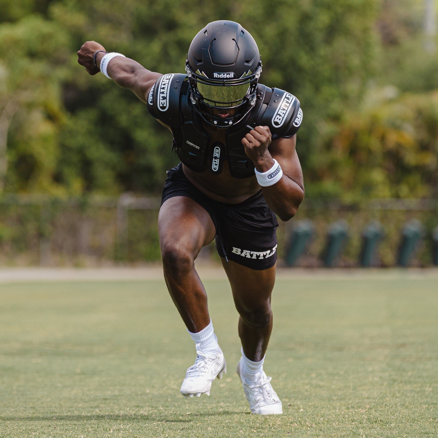 How to Break in Shoulder Pads for Football