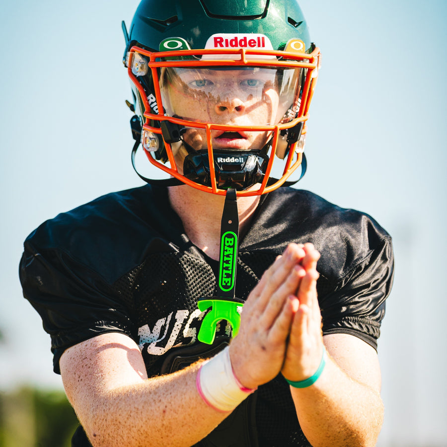 Do Quarterbacks Wear Gloves?