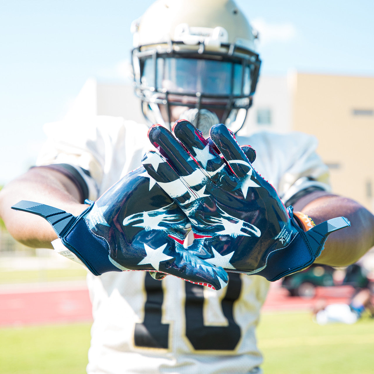 Best Receiver Football Gloves: USA Doom 1.0 | Battle Sports