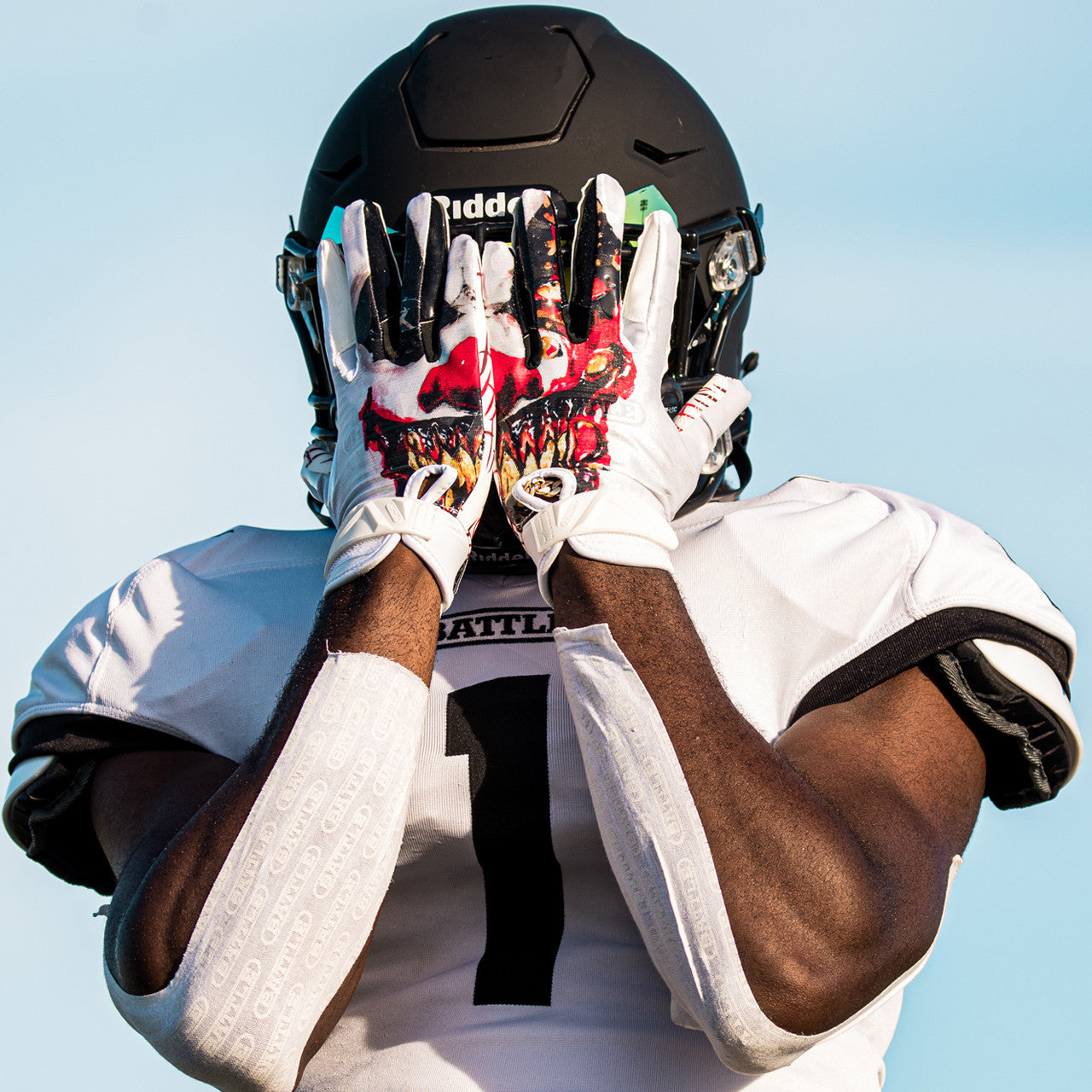 【M】BATTLE Krazy Klown Cloaked アメフト グローブ Lightweight Football Gloves: Krazy Klown Edition | Battle Sports