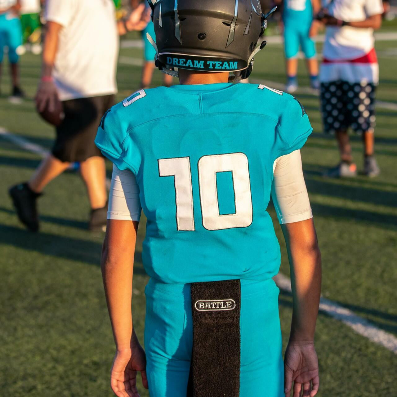 Football Streamer Towel With Hook & Loop Sport Towel - Buy Football Towel Gym Towels Microfiber